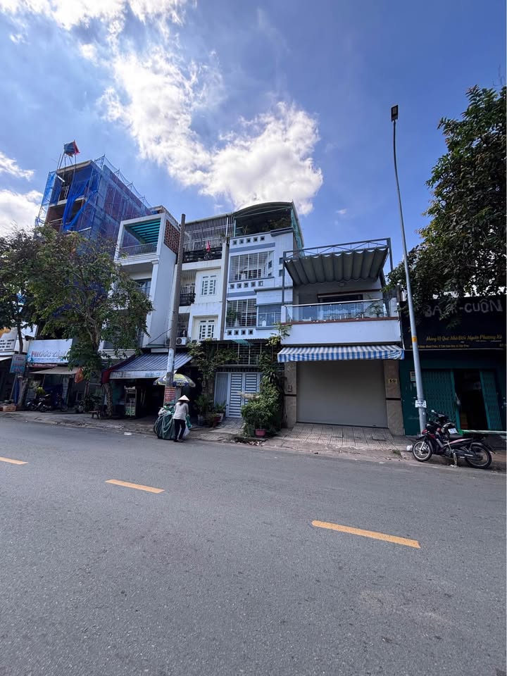 Nhà phố mặt tiền kinh doanh Diệp Minh Châu Tân Sơn Nhì 79m² giá 14.2 tỷ - Đầu tư sinh lời tốt!