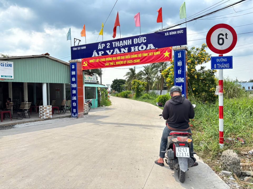 Đất thổ cư 234m² 2 mặt tiền đường 8 tháng - Bến Lức - Long An - Giá chỉ 2.8 tỷ!