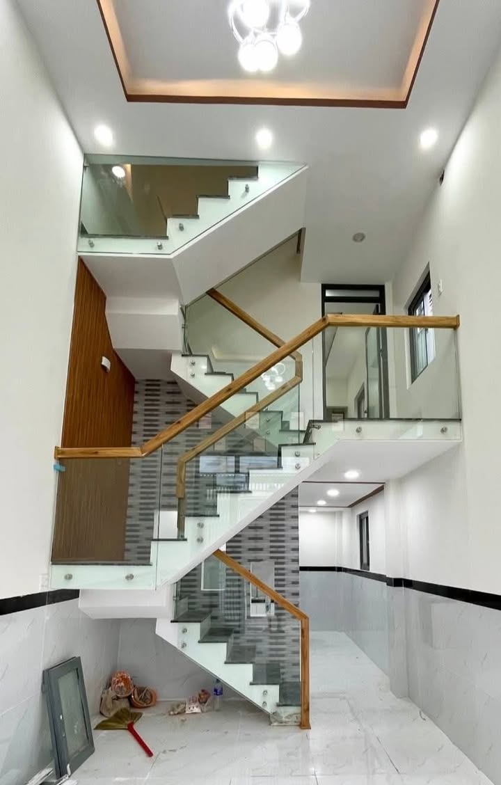 Nhà góc 2,5 tầng tại trung tâm TP. Quy Nhơn 33m² giá 2,xx tỷ - Cơ hội không thể bỏ lỡ!