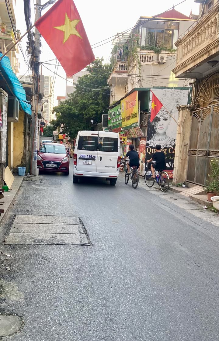 Đất nở hậu Xuân Đỉnh 35m² giá 6 tỷ - Vị trí đắc địa gần chợ, trường học