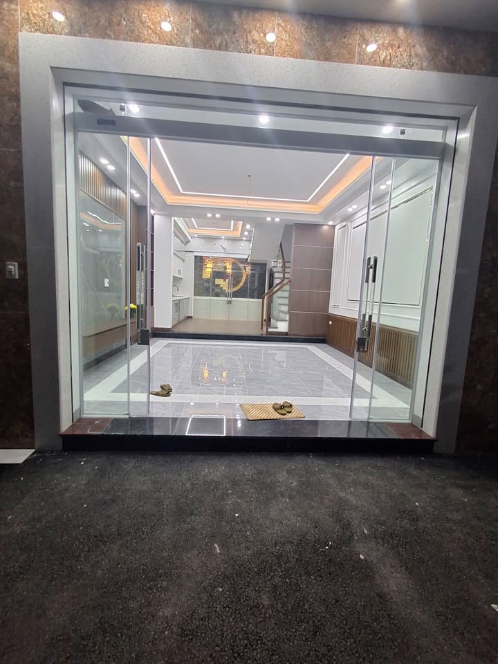 Nhà phố Văn Cao 52m² giá 4.15 tỷ - Xây mới, sổ đỏ chính chủ!