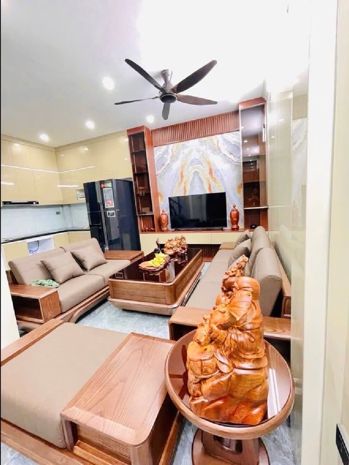 Nhà lô góc Giải Phóng 50m² giá 11 tỷ - Thiết kế hiện đại, full nội thất!