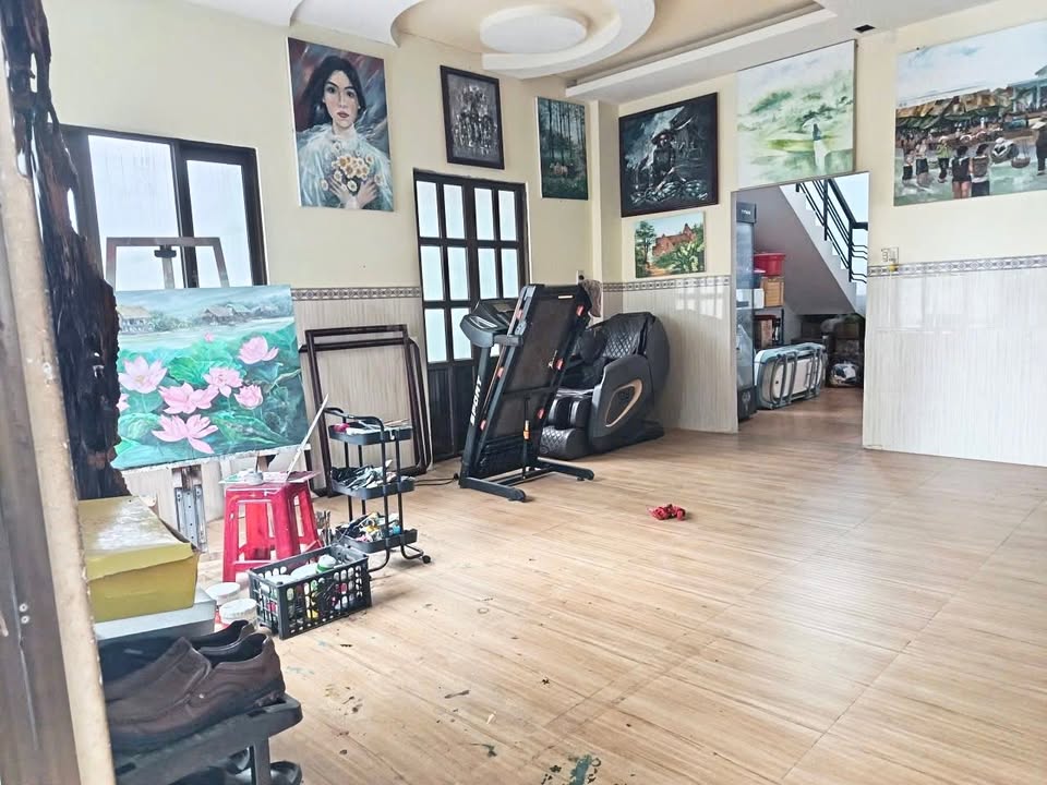 Nhà mặt tiền Châu Văn Liêm, Bảo Lộc 370m² chỉ 4.5 tỷ - Sân ô tô, mới đẹp ở ngay!