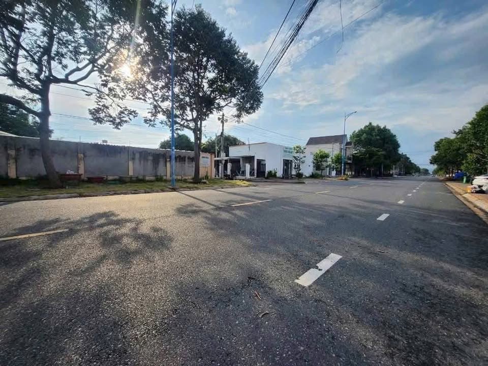 Đất nền Long Hải 65m² giá 2.35 tỷ - Đường Trường Chinh hai mặt tiền!