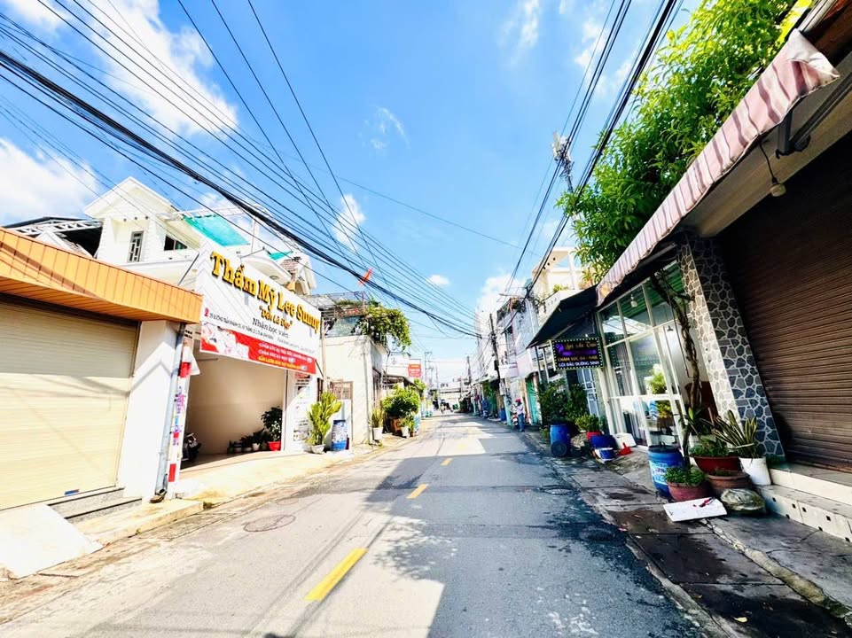 Nhà mặt tiền Trần Khánh Dư, Dĩ An 72m² giá 4 tỷ - Kinh doanh đắc địa!