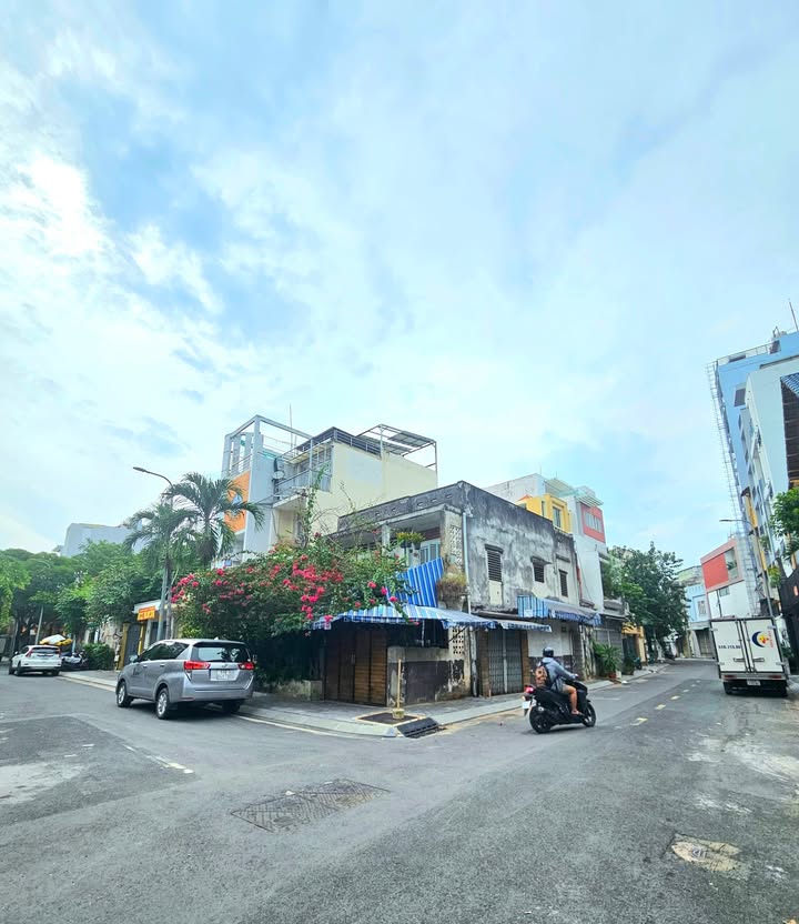 Bán gấp FrontHouse 149m² tại Khu Cư Xá Bắc Hải, Quận 10 - Giá chỉ 42 tỷ!