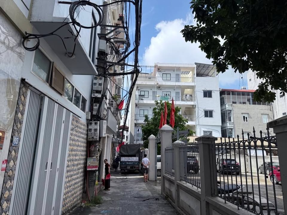 Đất Bồ Đề 55m² giá 17 tỷ - Ô tô đỗ cửa, kinh doanh sầm uất!