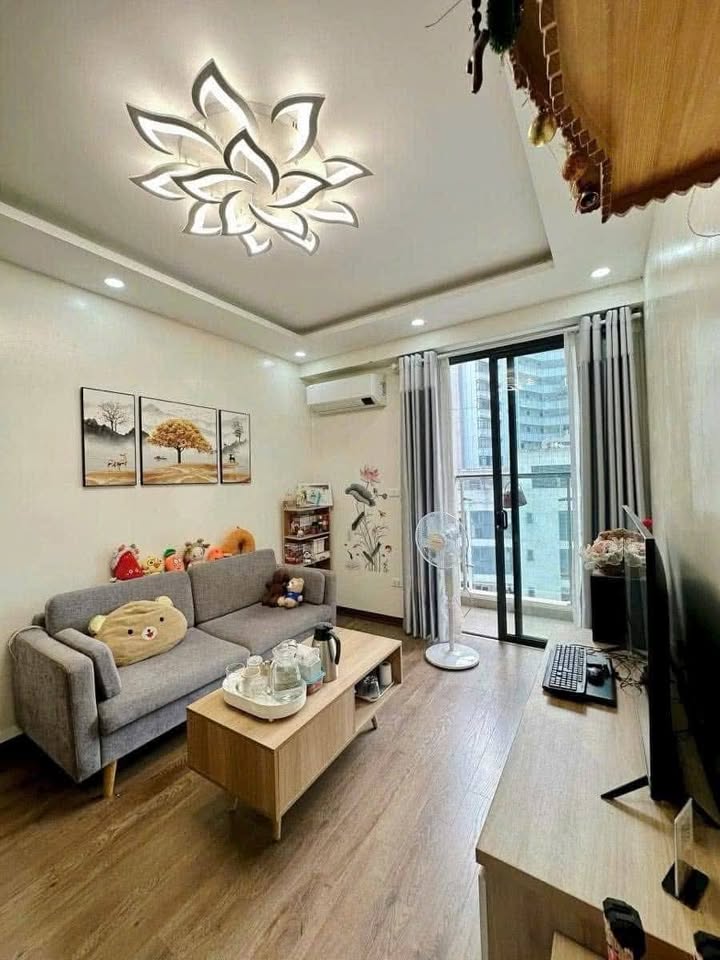 Nhà phố 5 tầng Nguyễn Hữu Thọ 38m² giá 7.2 tỷ - Thiết kế hiện đại, an ninh tốt!