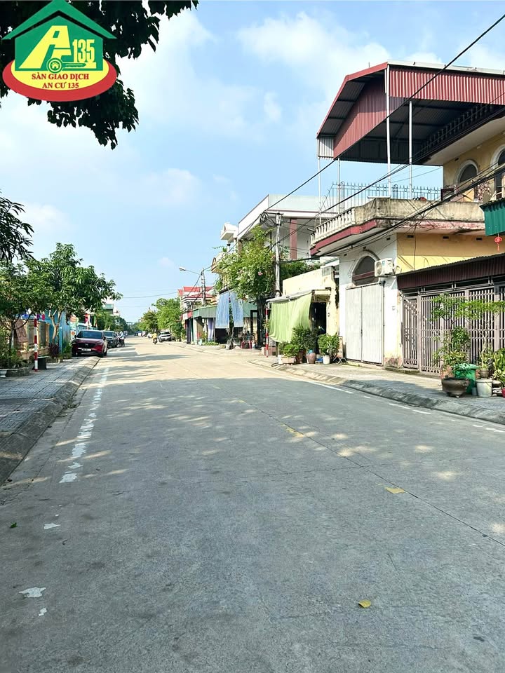 Nhà mặt đường Phạm Văn Nghị, Đông Thành 84m² giá 8 tỷ - Cơ hội đầu tư sinh lời!