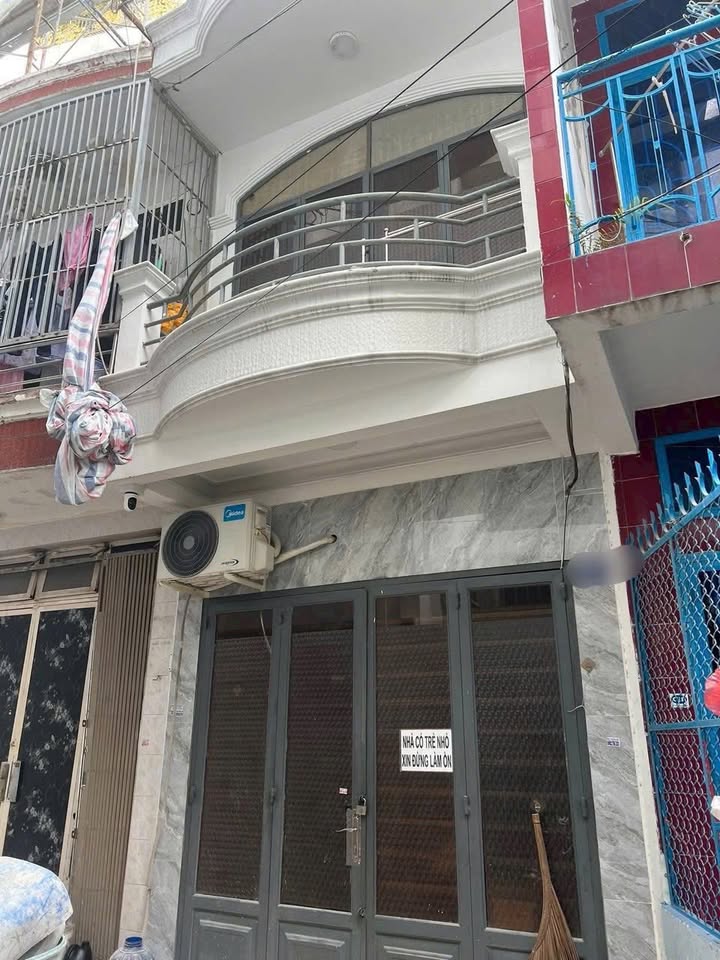 Nhà hẻm 1 sẹc Nguyên Hồng 30m² giá 4.1 tỷ - Đầu tư sinh lời ngay!