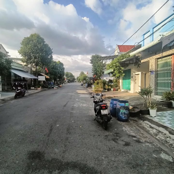 Nhà trọ Bến Cát Bình Dương 150m² giá 2.4 tỷ - Tiềm năng sinh lời lớn!