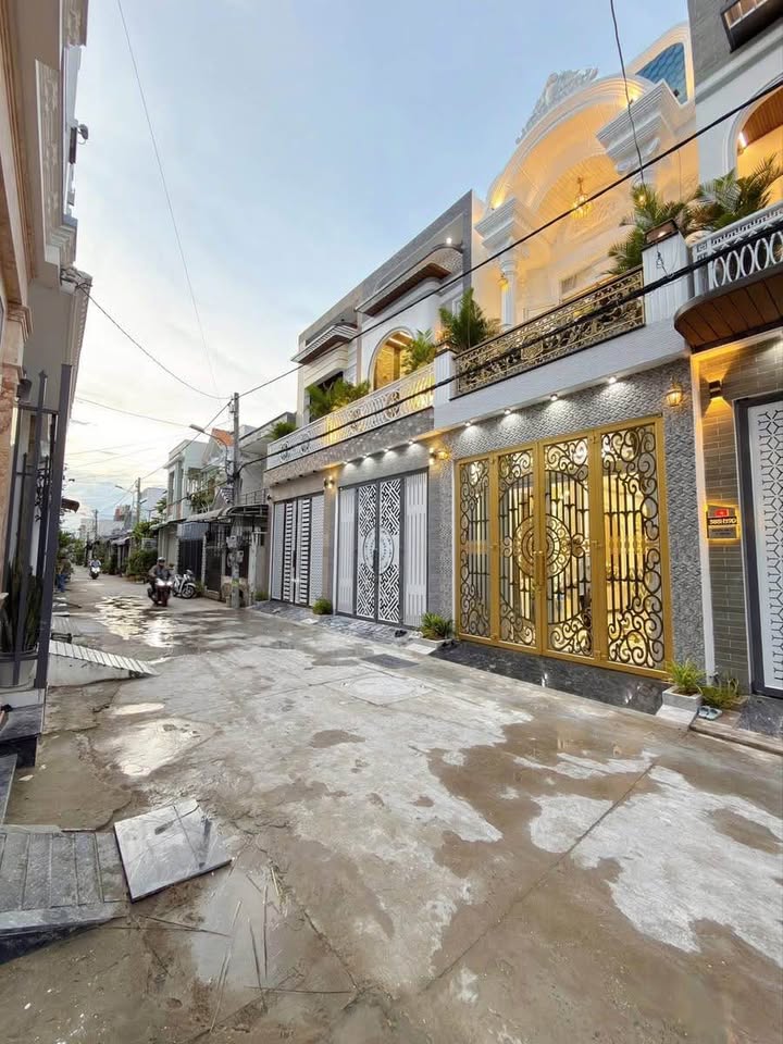 Nhà phố 3PN hẻm ô tô Nguyễn Văn Cừ 164m² giá 4.68 tỷ - Sẵn sàng vào ở ngay!