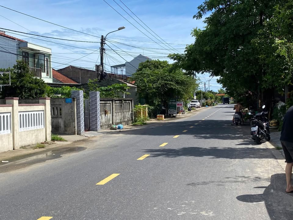 Đất nền giá tốt tại đường Bầu Ốc, Cẩm Hà, Hội An 111m² - Sổ đỏ chính chủ