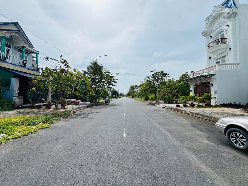 Đất nền khu dân cư Văn Hoá Tây Đô, Cái Răng, 100m² giá 3.3 tỷ - Sổ hồng chính chủ!