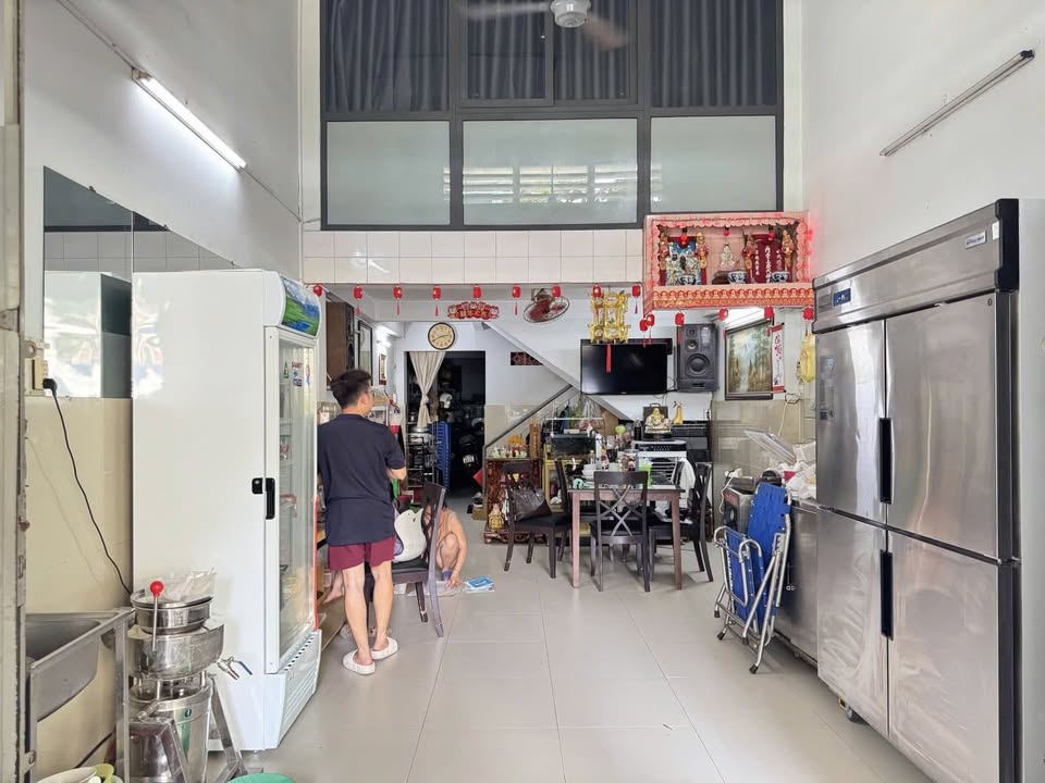 Nhà mặt tiền Kênh Tân Hóa, Tân Phú, 73m² giá 10 tỷ - Tiềm năng kinh doanh cao!