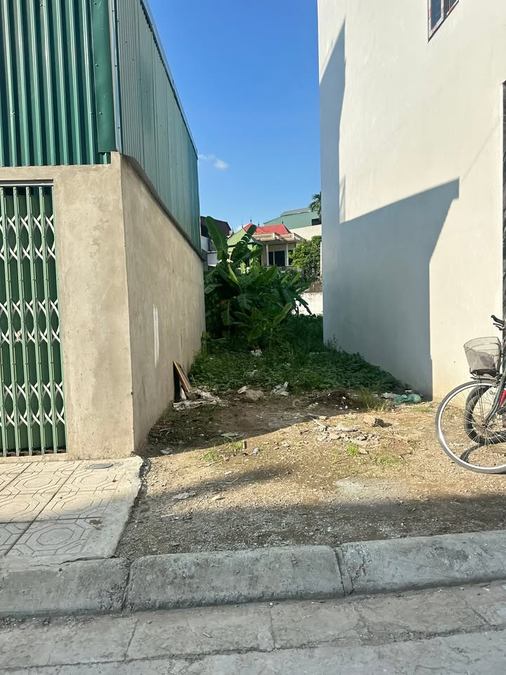 Đất phân lô Cự Khối, Long Biên 35m² giá 6 tỷ - Gần chợ và công viên!