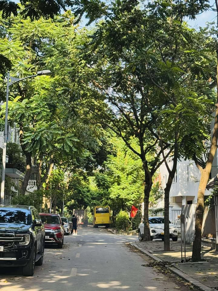 Nhà La Phù 142m² giá 14.2 tỷ - Bán gấp, chính chủ!