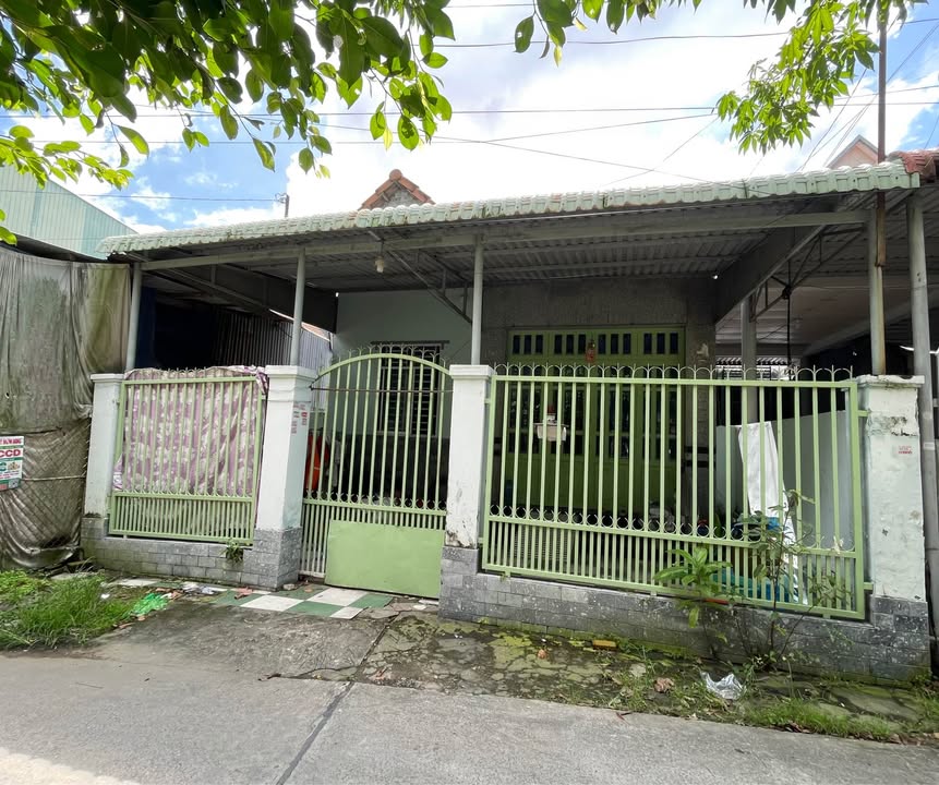 Nhà phố Mỹ Phước, Long Xuyên 96m² giá 1.5 tỷ - Hướng Tây Bắc, sẵn sàng vào ở!