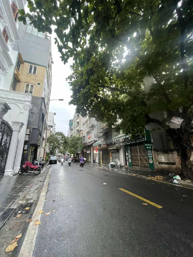 Bán nhà mặt phố Mai Hắc Đế, Hai Bà Trưng 112m² giá 106 tỷ - Dòng tiền ổn định 90 triệu/tháng!