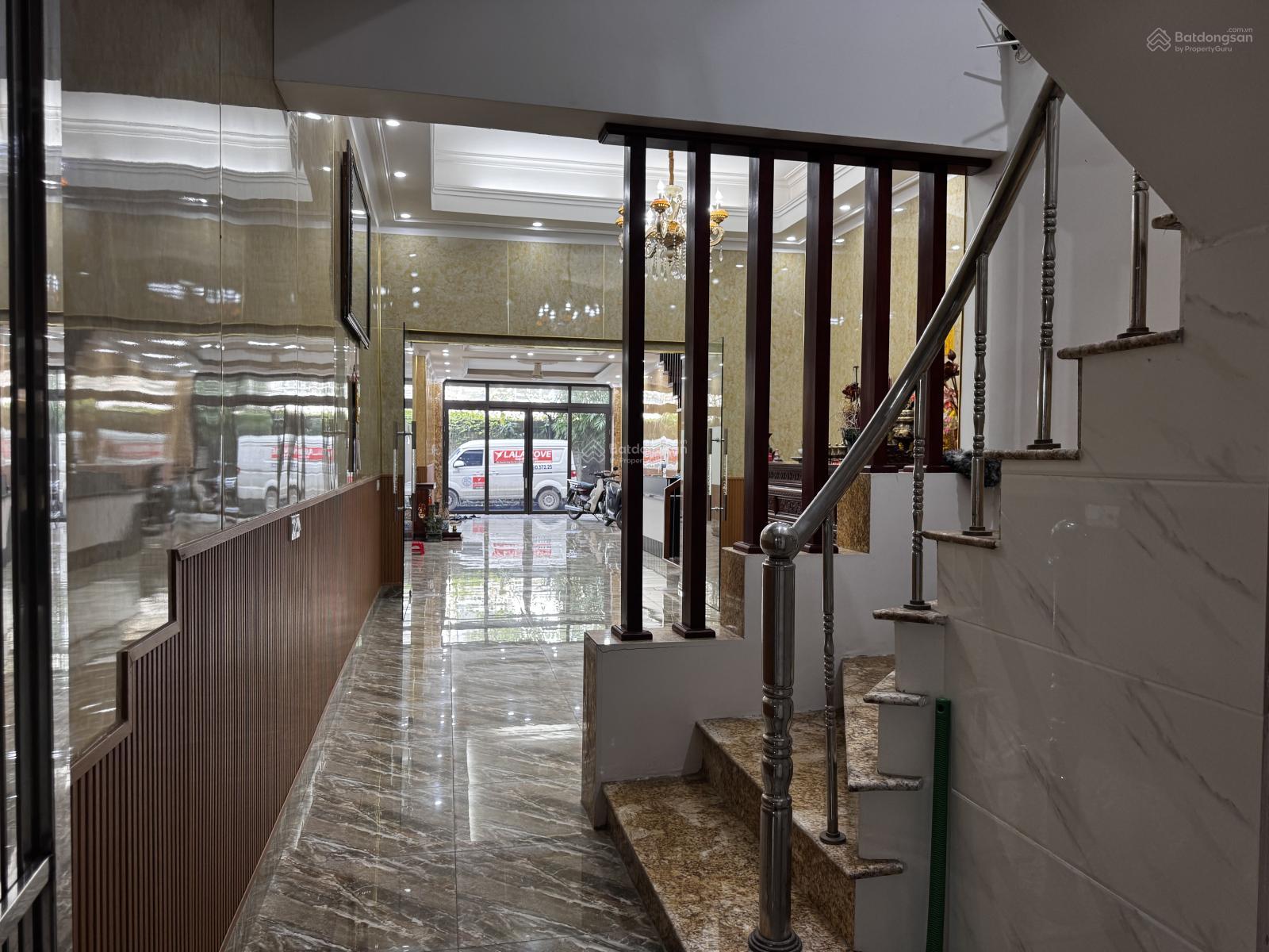 Cho thuê nhà mặt phố Nghi Tàm, Tây Hồ 80m² chỉ 15 triệu - Phù hợp kinh doanh