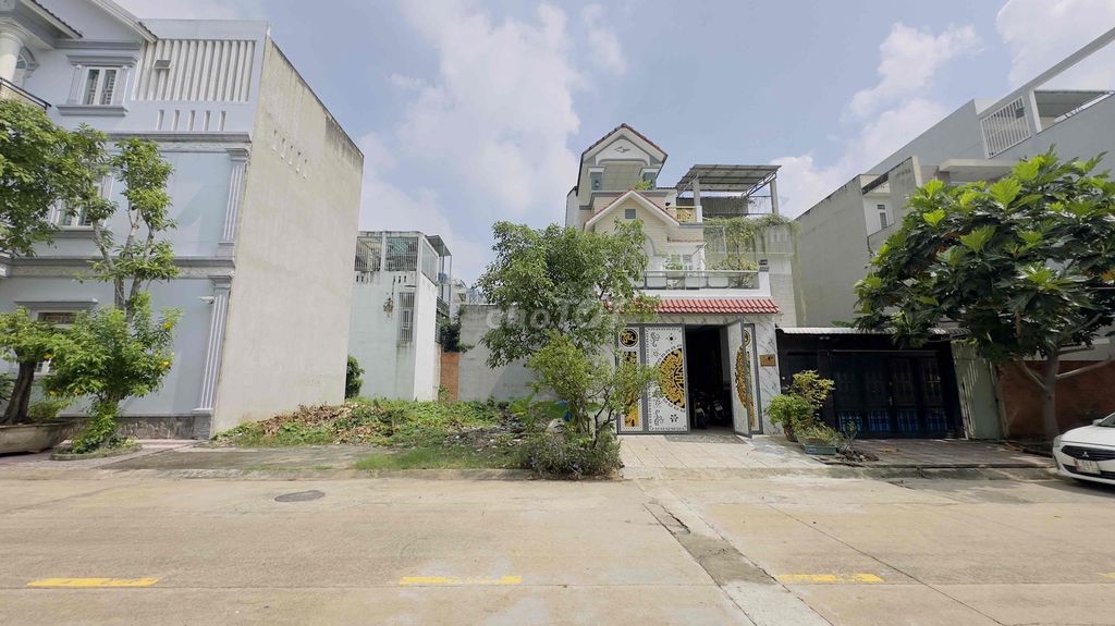 Đất trung tâm hành chính Dĩ An 125,1m² giá 7,2 tỷ - Đầu tư sinh lời ngay!