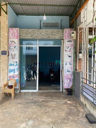 Nhà mặt tiền Huỳnh Thúc Kháng 70m² giá 4.5 triệu - Nhà trống nhận ngay!