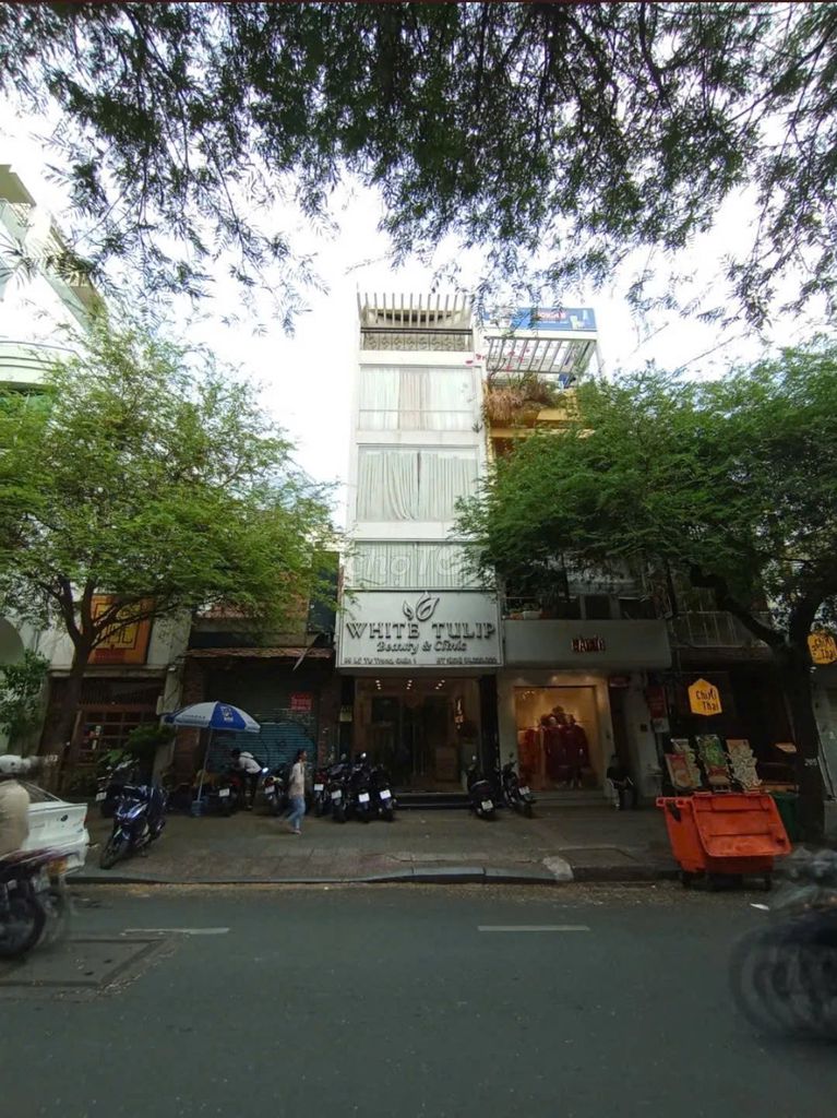 Văn phòng cho thuê Mặt Tiền Đường Lý Tự Trọng Quận 1 diện tích 400m² - Kinh doanh thuận lợi!