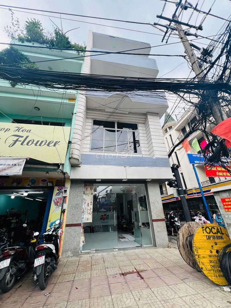 Nhà cho thuê Mặt Tiền Đường Đinh Bộ Lĩnh 300m² - Chính chủ, vị trí đắc địa!