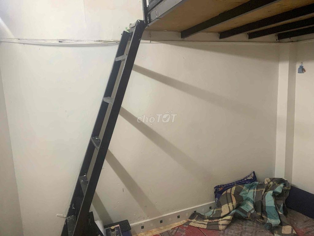 Phòng gác cho thuê tại Phường 8, Quận 6 - 20m² chỉ 2.5 triệu - Máy lạnh sẵn sàng