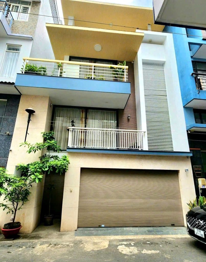 Villa cho thuê Tân Sơn Nhì 396m² giá 18 triệu - Nhà mới hiện đại, an ninh tốt!