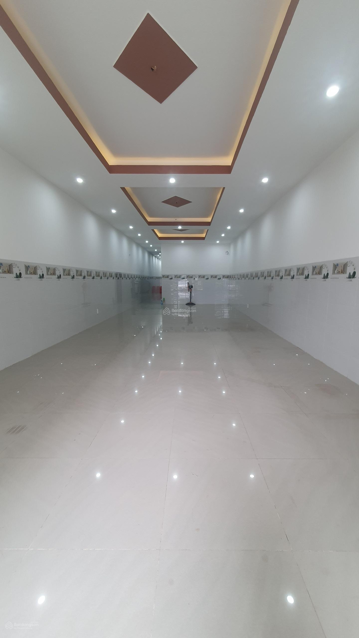 Nhà mặt phố Đường Nguyễn Huệ, Phú Mỹ, Bà Rịa Vũng Tàu 250m² giá 15 triệu - Cơ hội vàng cho kinh doanh!