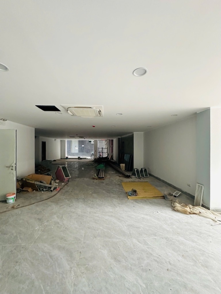 Bán tòa nhà văn phòng 9 tầng mặt phố Xã Đàn 185m² giá 150 tỷ - Vị trí đắc địa trung tâm Đống Đa!