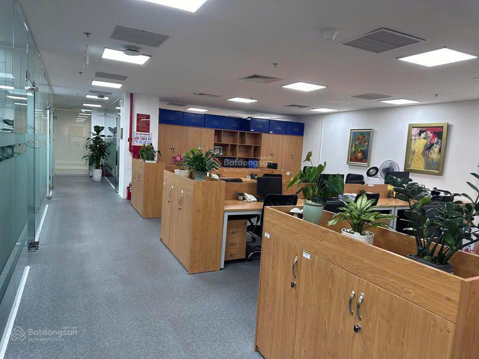 Cho thuê văn phòng Vinhomes West Point Phạm Hùng 210m² giá 70 triệu - Sẵn sàng bàn giao ngay!