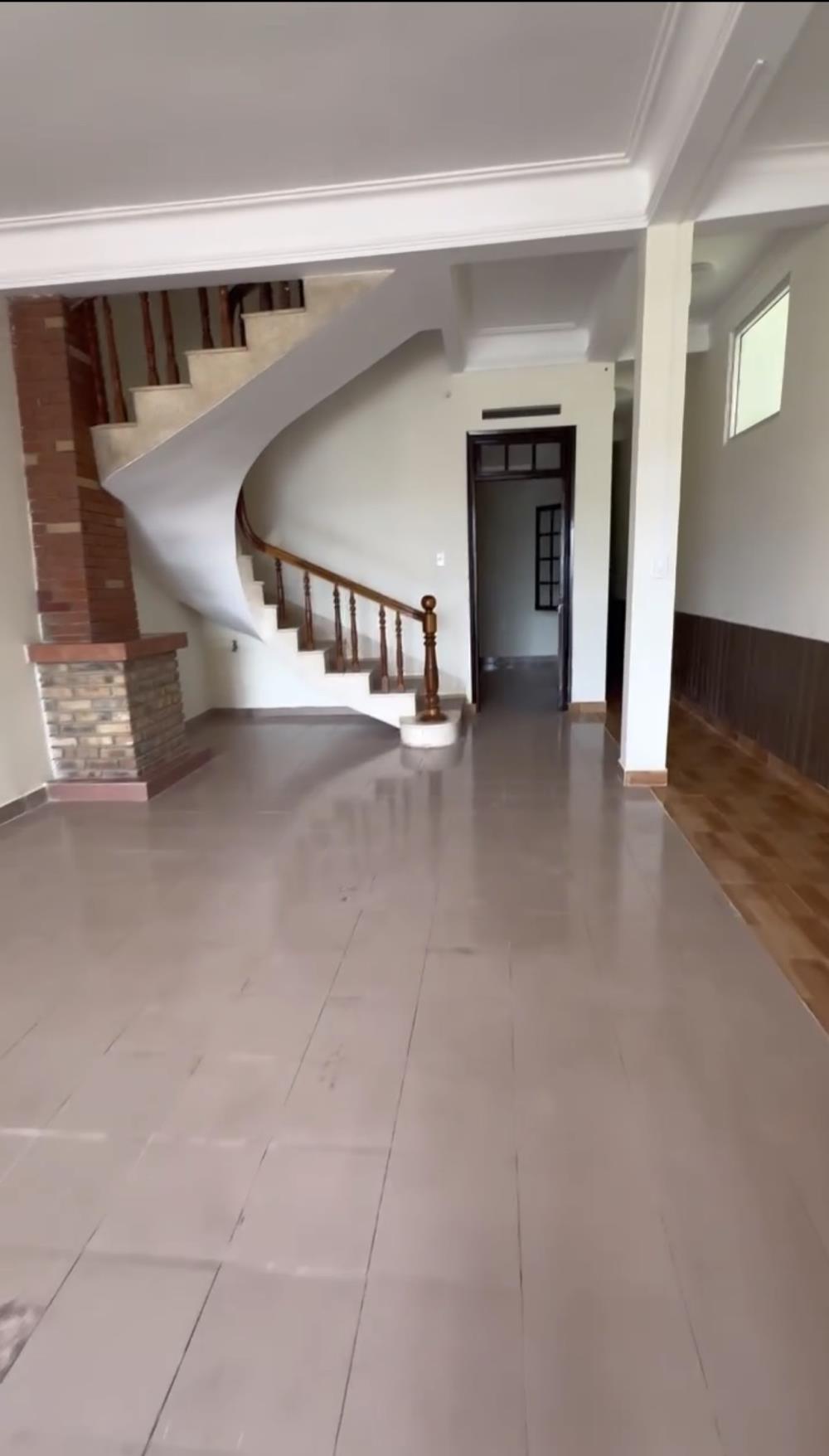 Nhà mặt tiền đường Bạch Đằng, phường Langbiang, Đà Lạt 180m² - Giá thuê chỉ 20 triệu/tháng!