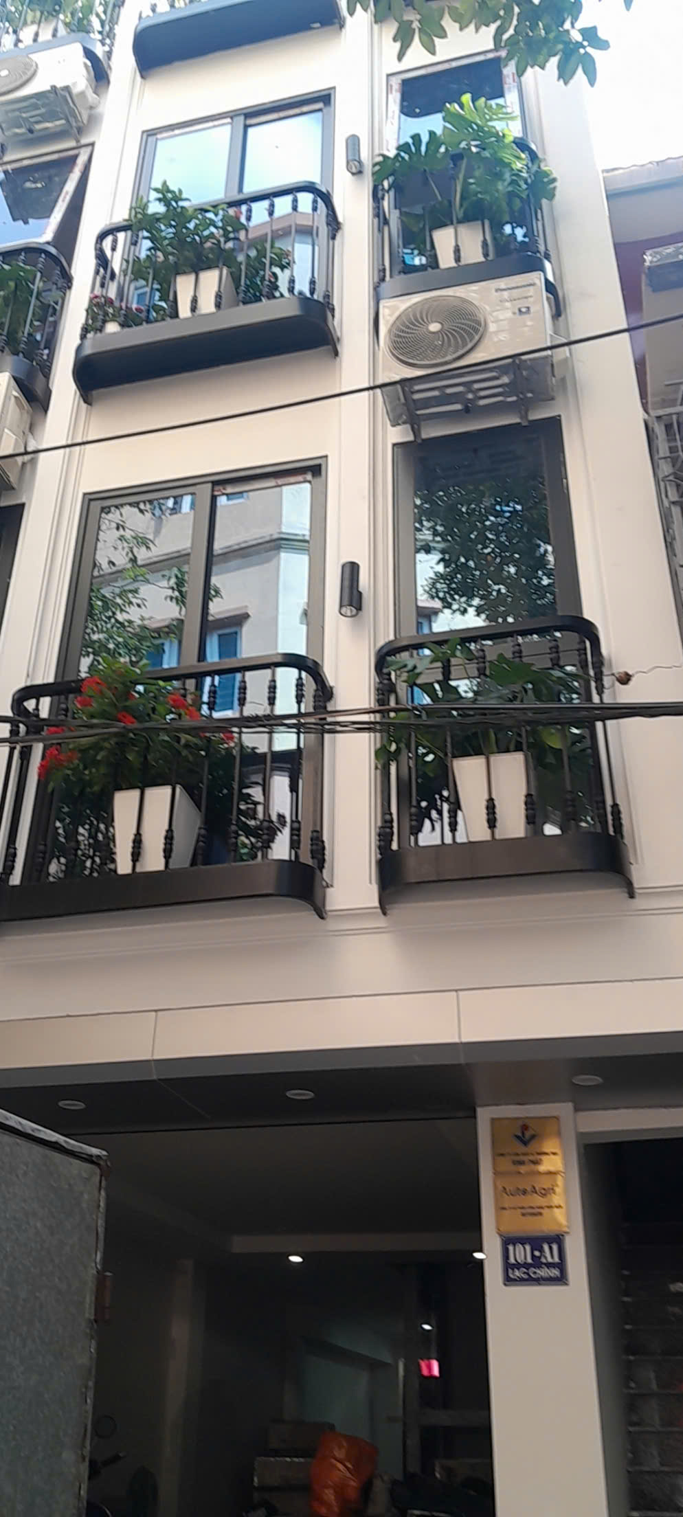 Bán nhà mặt phố Lạc Chính, quận Ba Đình 59m² giá 32.68 tỷ - Vị trí đắc địa, kinh doanh thuận lợi!