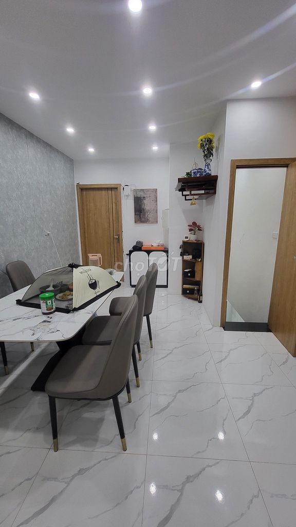 Căn hộ tập thể Bộ Công An 90m² giá 4.8 tỷ - Nhà đẹp đầy đủ nội thất