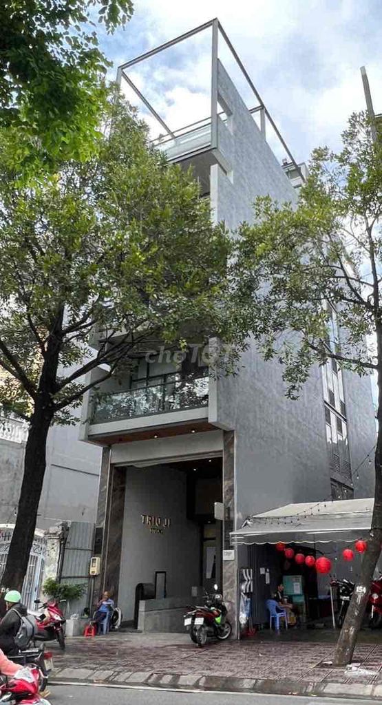 Bán nhà mặt tiền Đường Phan Xích Long, Quận Phú Nhuận 120m² - Đầu tư sinh lời tuyệt vời!