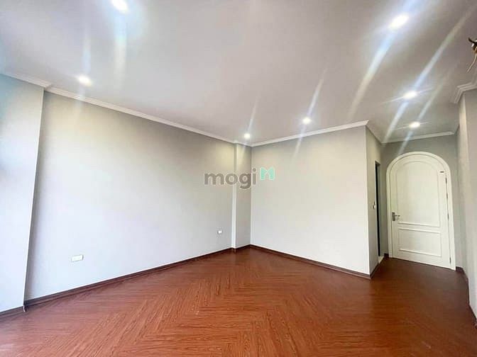 Nhà ngõ Xuân Diệu 45,2m² giá 15.5 tỷ - Ô tô đỗ cửa, an ninh tốt!
