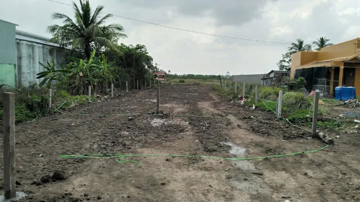 Đất cho thuê mặt tiền Quốc lộ 1A, Châu Hưng A, 720m² chỉ 3 triệu/tháng - Kinh doanh tuyệt vời!