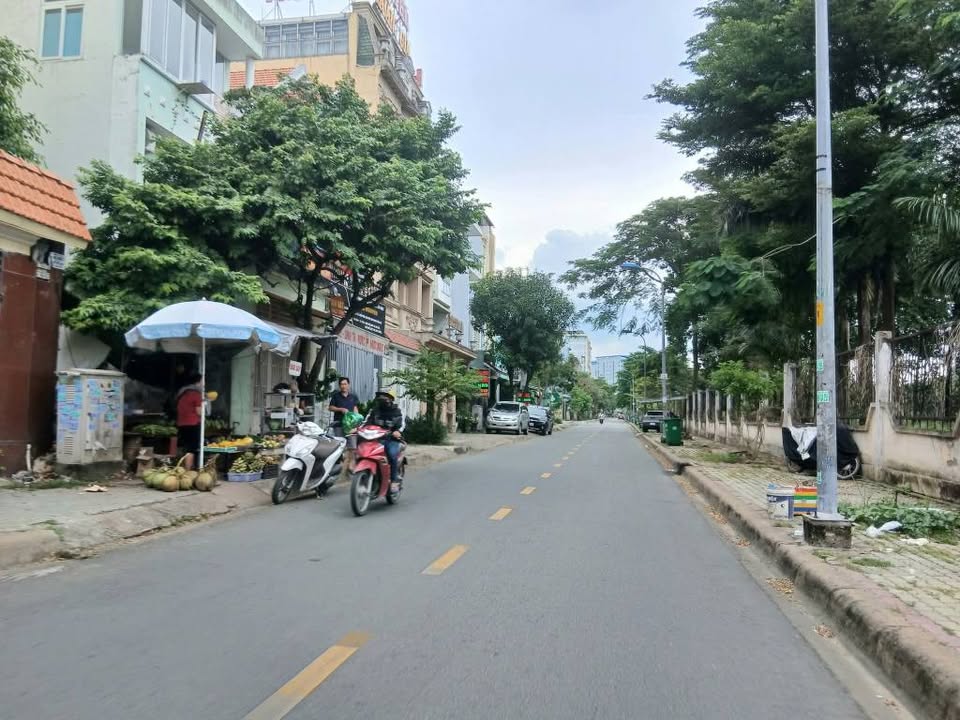 Đất nền kinh doanh mặt tiền đường D1, Hiệp Phú 90m² giá 8 tỷ - Cơ hội đầu tư tuyệt vời!