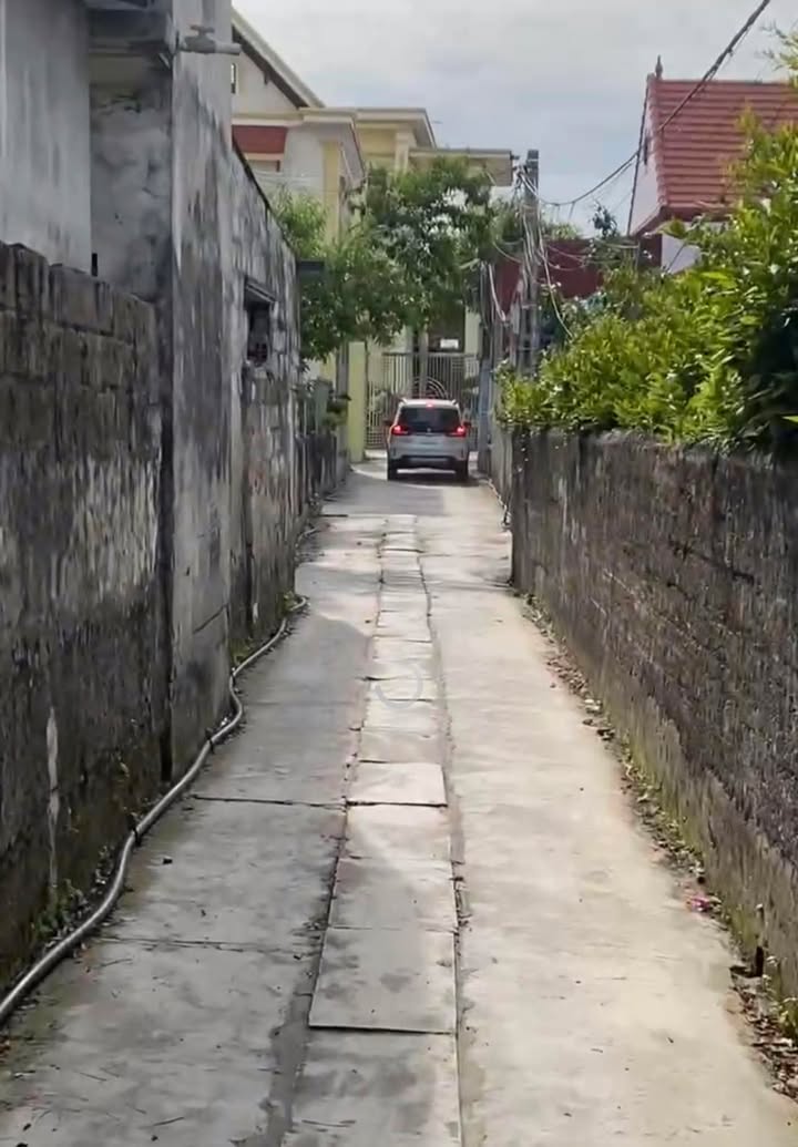 Đất nền 300m² Quảng Thanh, Thủy Nguyên - Sổ đỏ chính chủ, giá 3 tỷ hấp dẫn!