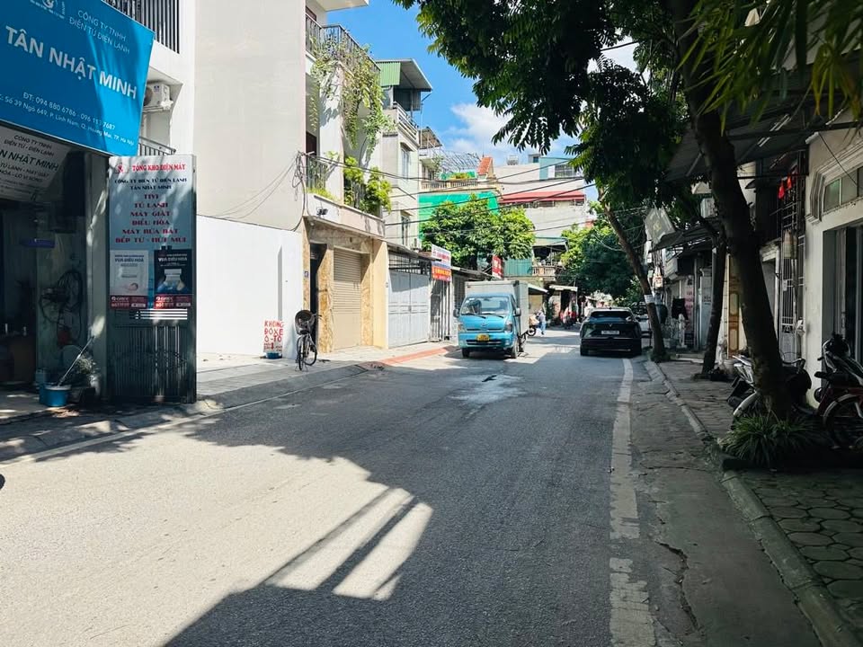 Nhà riêng Lĩnh Nam 92m² giá 20 tỷ - Vị trí đắc địa, ô tô tránh nhau!