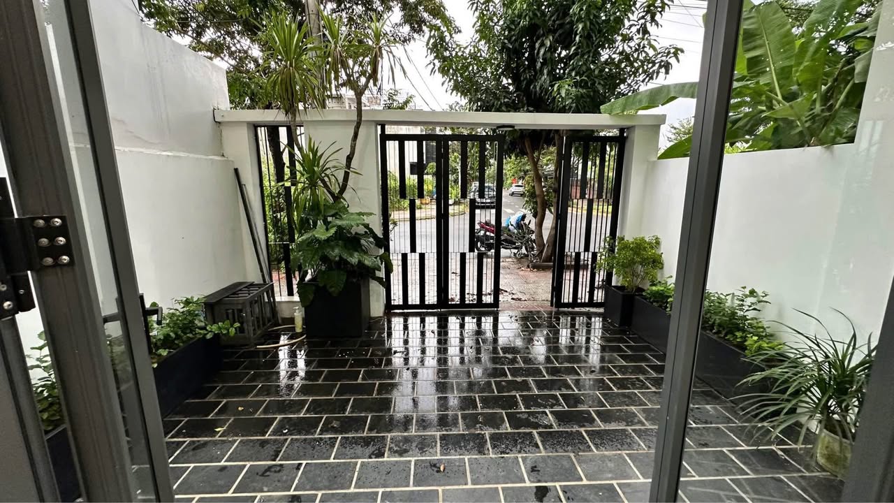 Nhà 3 tầng mặt tiền Mạc Đăng Doanh, Cẩm Lệ, Đà Nẵng 100m² giá 7.2 tỷ - Đầy đủ nội thất, an ninh tốt!