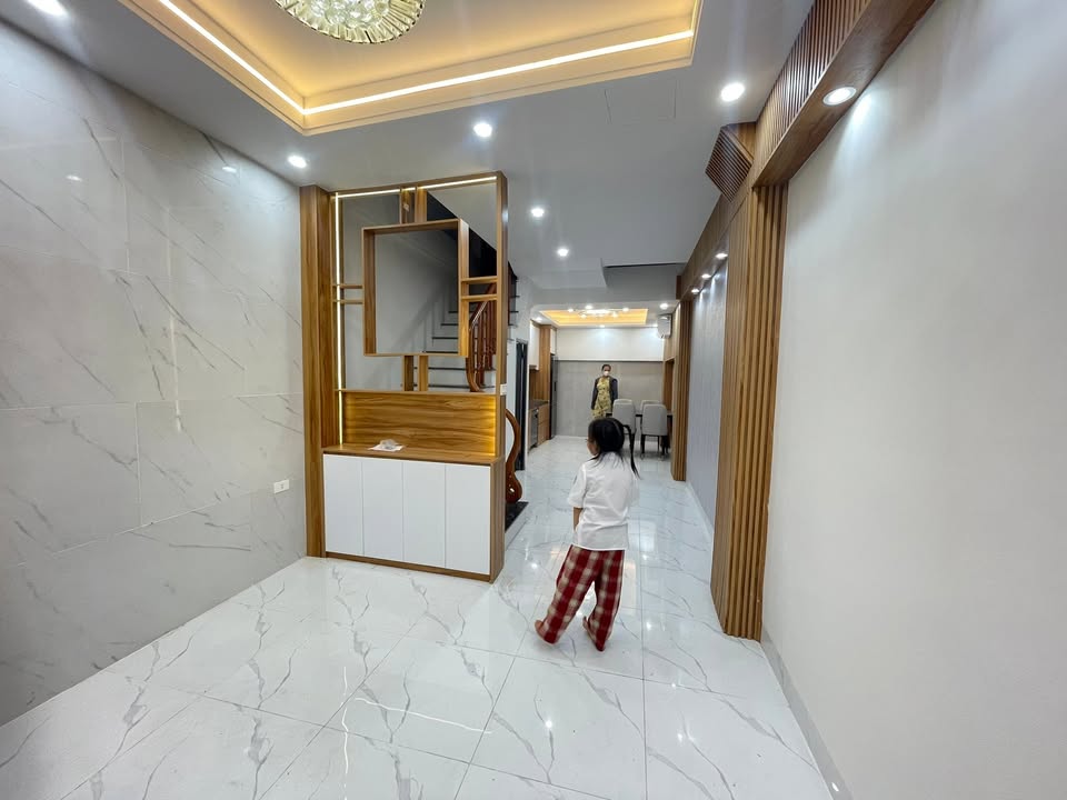 Nhà riêng tại Thịnh Liệt, Hoàng Mai, 37m² chỉ 800 triệu - Pháp lý sổ đỏ chính chủ!