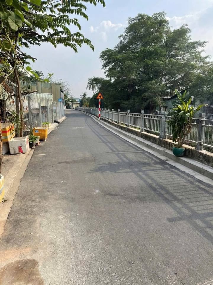 Nhà mặt tiền bờ kè Thạnh Xuân 18, quận 12 - 19m² giá 800 triệu - Cơ hội đầu tư hiếm có!