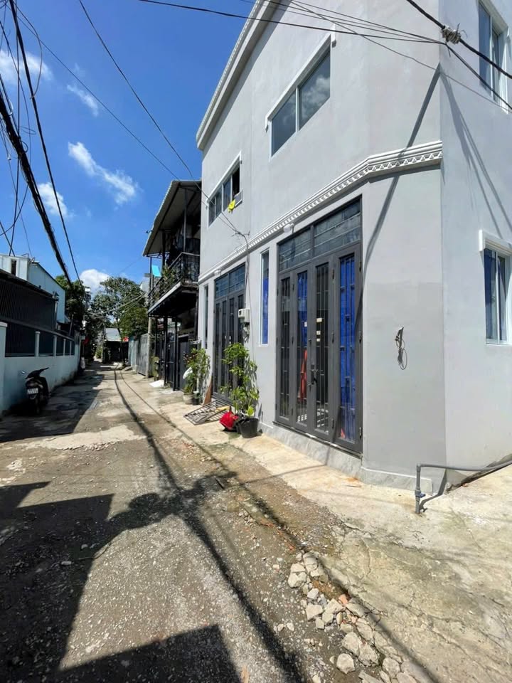 Nhà phố Thạnh Xuân Quận 12 25m² giá 1.39 tỷ - Căn góc đẹp, hẻm xe hơi rộng!