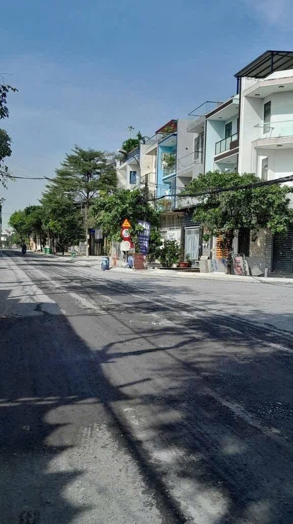 Nhà 4 tầng Khu dân cư SAVICO, Tam Bình, Thủ Đức 170m² giá 14 tỷ - Thiết kế hiện đại, view sông thoáng mát!