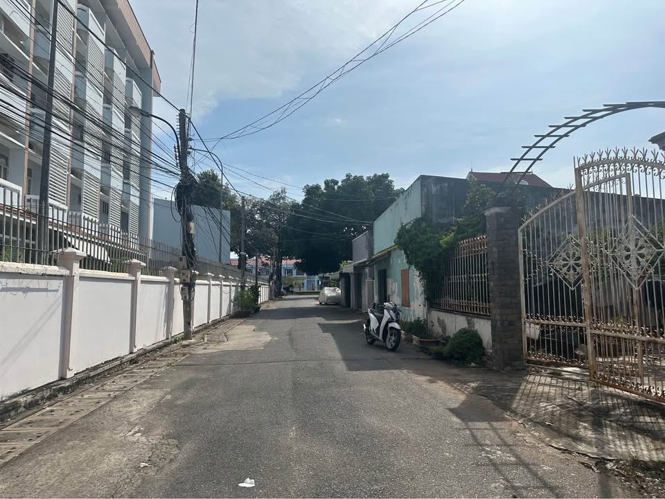 Đất nền 192m² đường Cách Mạng Tháng 8, Long Toàn - Giá 4.15 tỷ, sổ đỏ chính chủ!