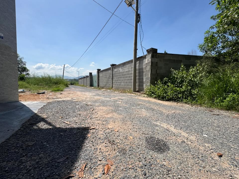 Nhà phố Hắc Dịch, Phú Mỹ, 300m² giá 1.75 tỷ - Chính chủ cần bán gấp!