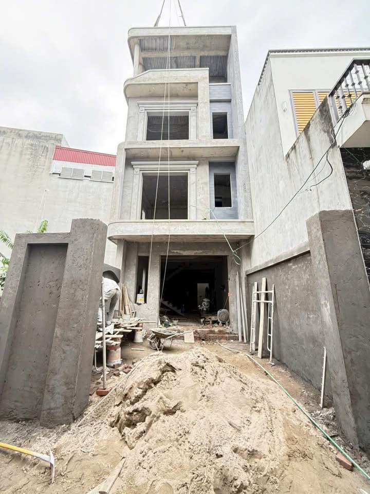 Nhà 4 tầng Cái Tắt, An Đồng 70m² giá 6.4 tỷ - Thiết kế sang trọng, thang máy hiện đại!